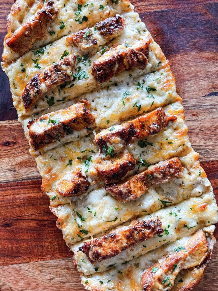 Chicken Alfredo Garlic Bread Recipe