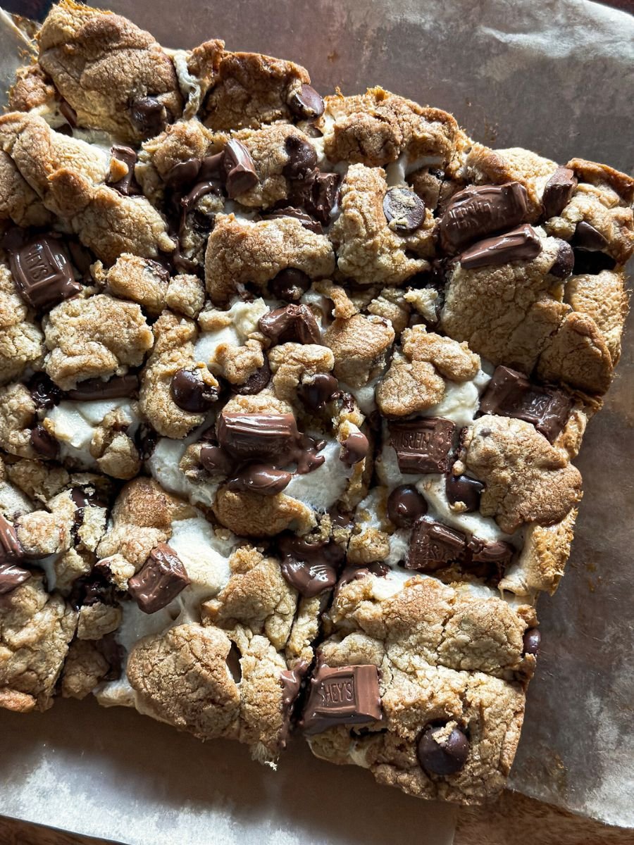 S’mores Cookie Bars