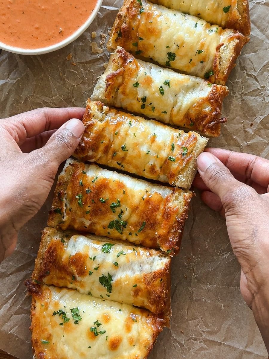Cheesy Roasted Garlic Bread