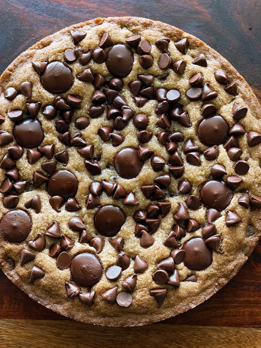 Nutella Stuffed Cookie Pie